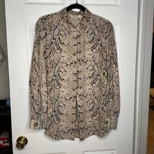Rose & Olive Women’s Snakeskin Print Long Sleeve Button Down Blouse. Sz L Sheer